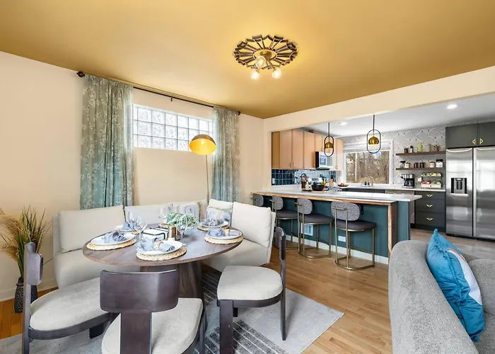 Nature • Near Train • Coffee Bar • Game Holiday home La Grange Park